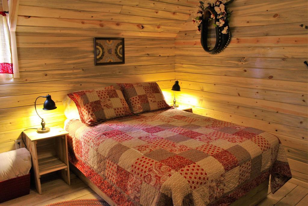 Silver Cabin In The Western Barn Monticello Εξωτερικό φωτογραφία